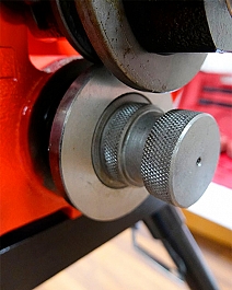 Рабочая зона желобонакатного станка Voll V-Groover 1-6 Рабочая зона желобонакатного станка Voll V-Groover 1-6